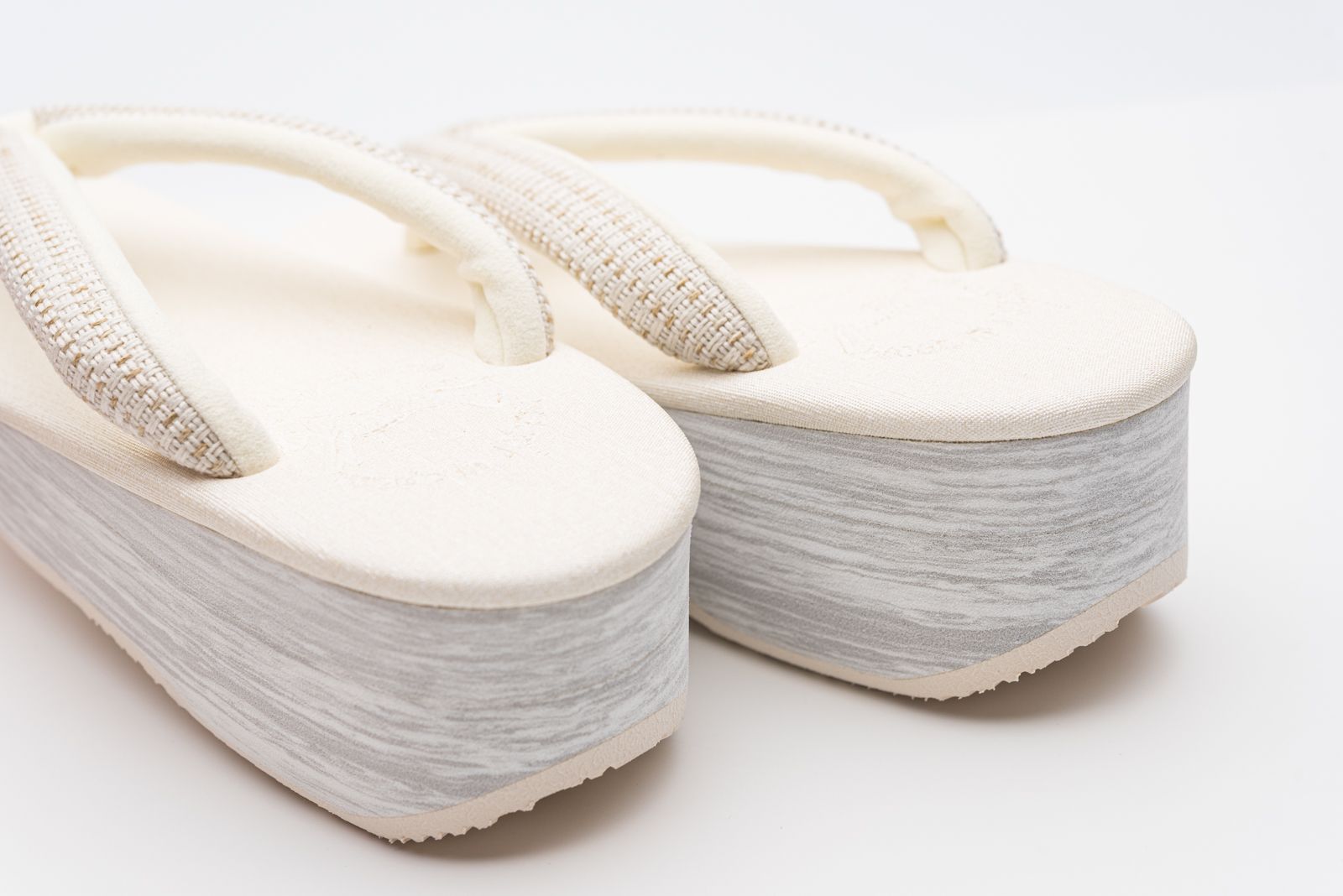 変わり織り薄グレー