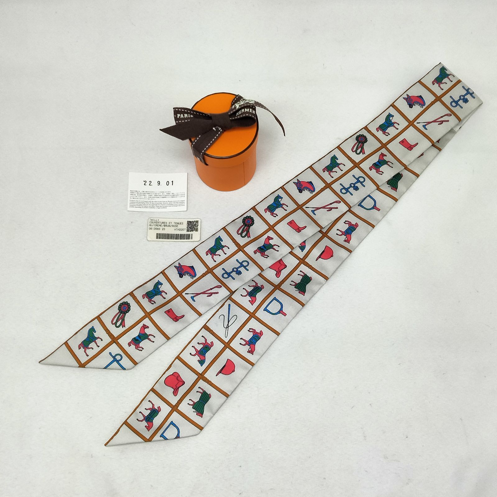 美品✨️HERMES✨️ エルメス ツイリー 駿馬の披掛 Couvertures et 