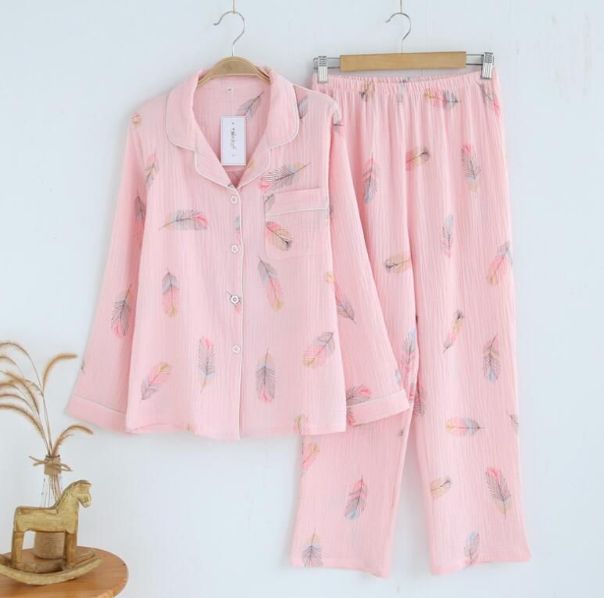 【新品未使用】さえら 淡いピンク 長袖ルームウェア レディースのルームウェア（ピンク/桃色系）ファッション通販