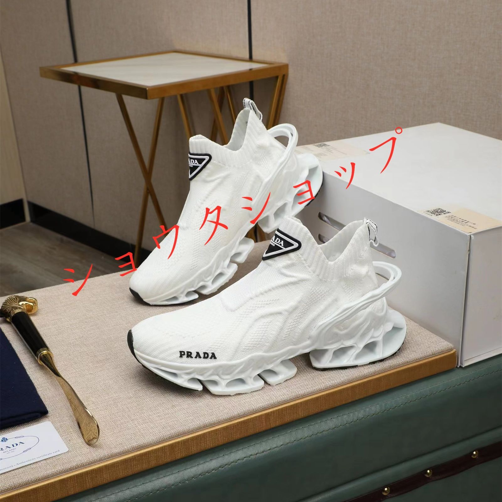 人気新品PRADA プラダ メンズ スニーカー 箱付 - メルカリ