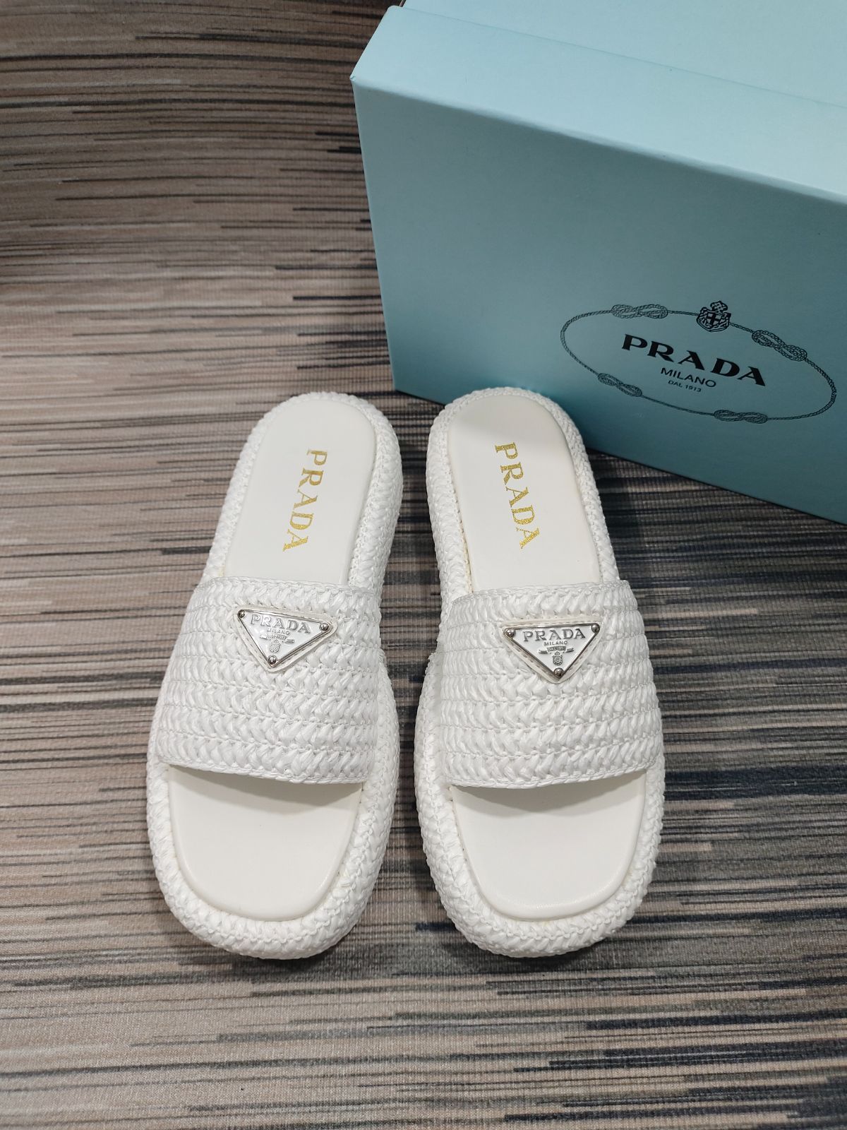 美品PRADA☆プラダスリッパ/サンダル箱付き極?美品?ホワイトஐお得な 