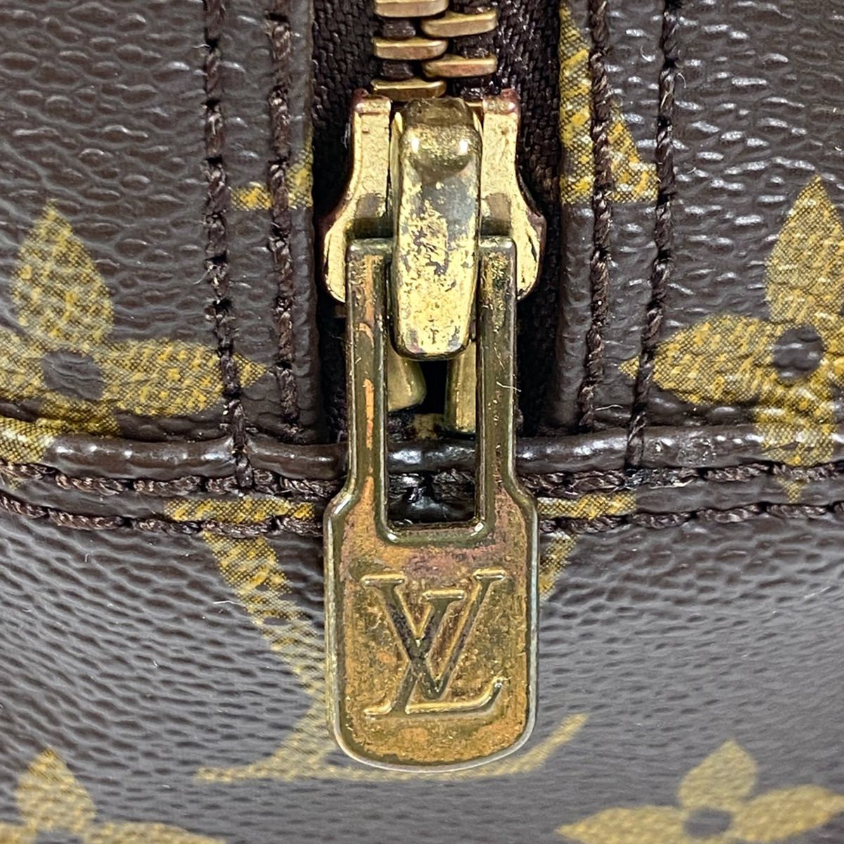 ルイ・ヴィトン Louis Vuitton トゥルース トワレット 28 メイク 