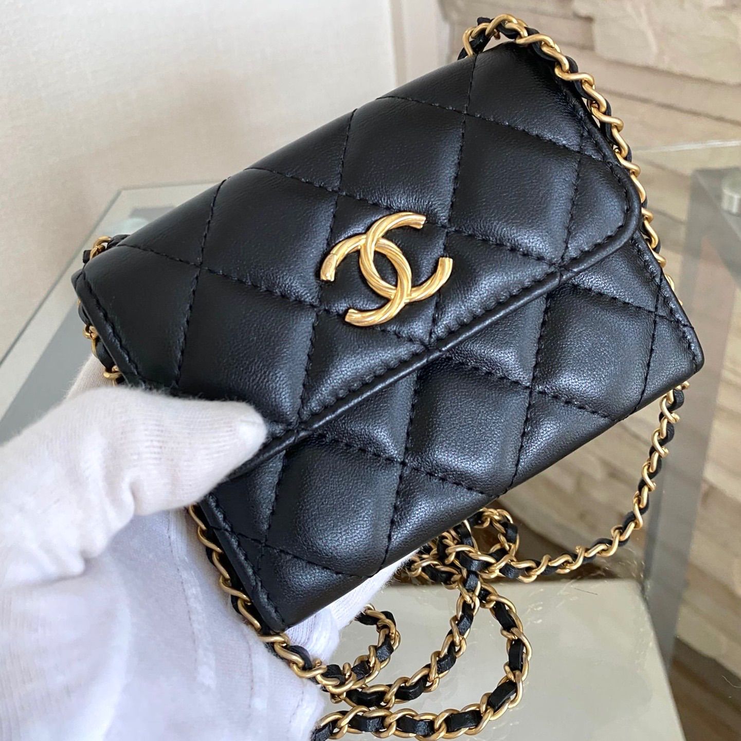 【CHANEL】チェーンウォレット ミニバッグ マトラッセ　ラムスキン 黒色 マトラッセ ミニチェーンウォレット ラムスキン 黒 シルバー金具