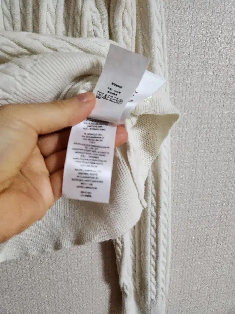 ケーブル ニット