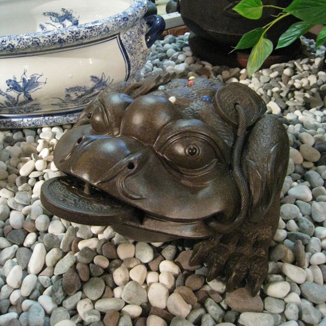 アンティーク 青銅 蛙 カエル 骨董品 オブジェ 置物 幸運 金運 昭和 当時物 Amazon.co.jp: [dhiuebc] お金のカエル 銭蛙 三本脚の蛙 商売