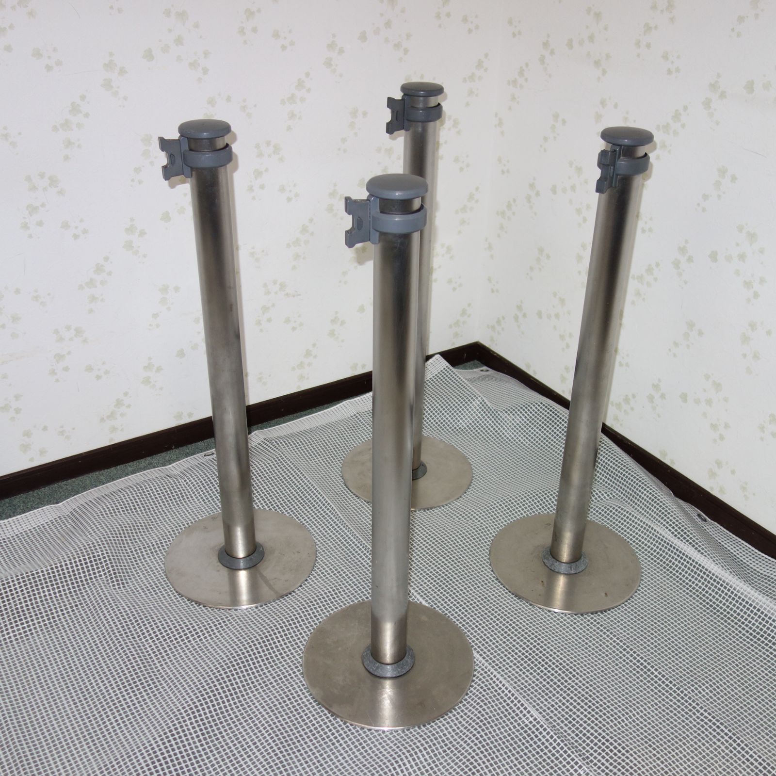 ４本セット オカムラ ベルトパーテーション ステンレス製 アパレル店舗 雑貨店舗 什器 展示台 S120