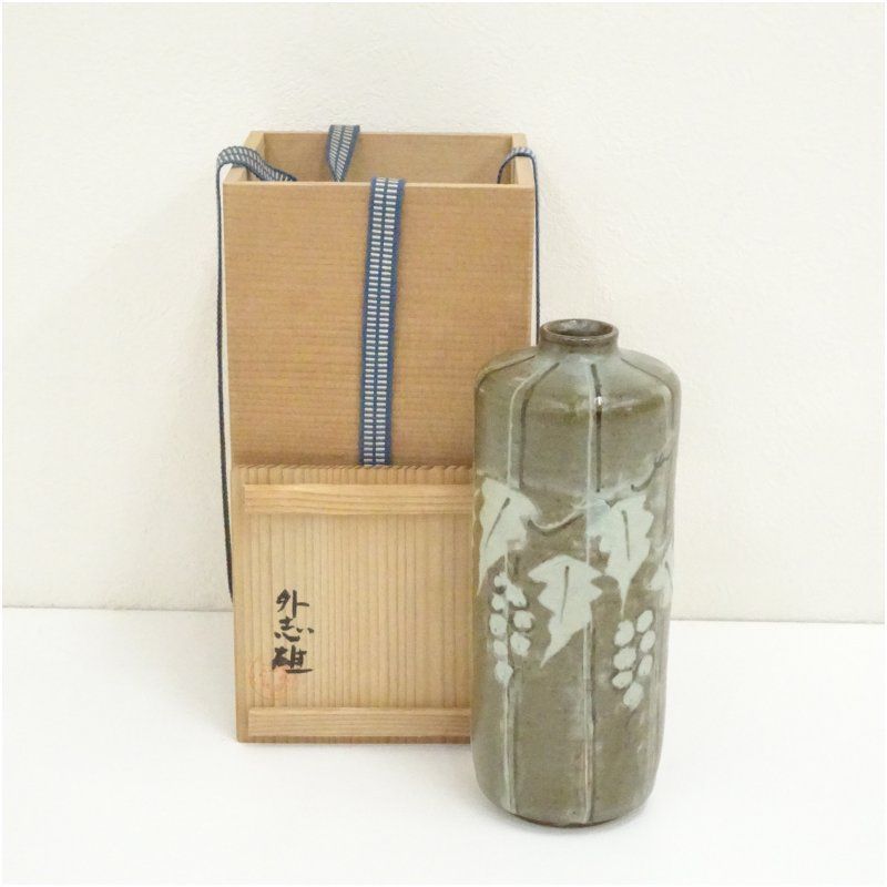 九谷焼 外志作 象嵌壺 共箱付 大型21cm 九谷焼 村中外志雄造 象嵌草文壷（共箱） 壺 おしゃれ つぼ インテリア