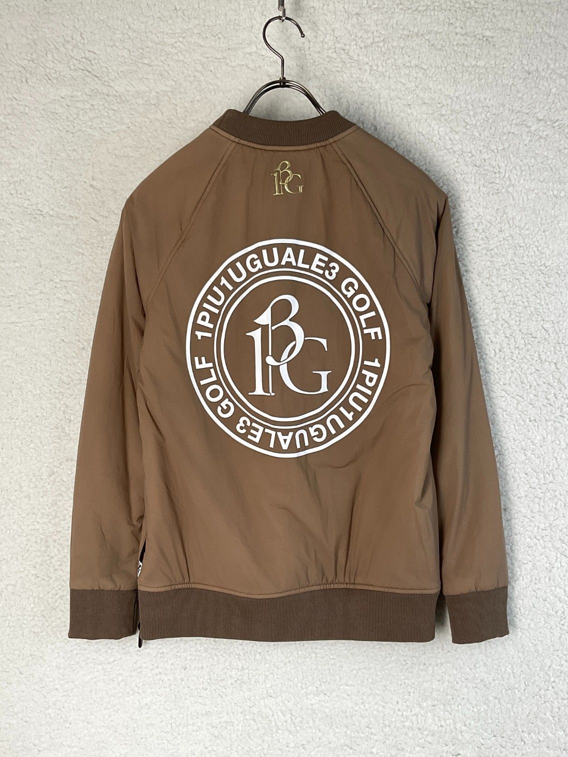 【未使用】1PIU1UGUALE3 GOLF× 戸賀敬城 ダウンスニードジャック 未使用】1PIU1UGUALE3 GOLF× 戸賀敬城 ダウンスニードジャック