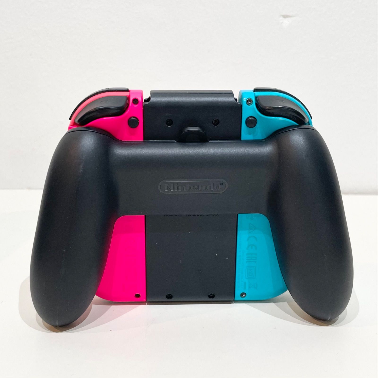 Nintendo Switch ニンテンドースイッチ+周辺機器 Nintendo Switch 2 向けに謎の正方形周辺機器が登場？ 24 GHz
