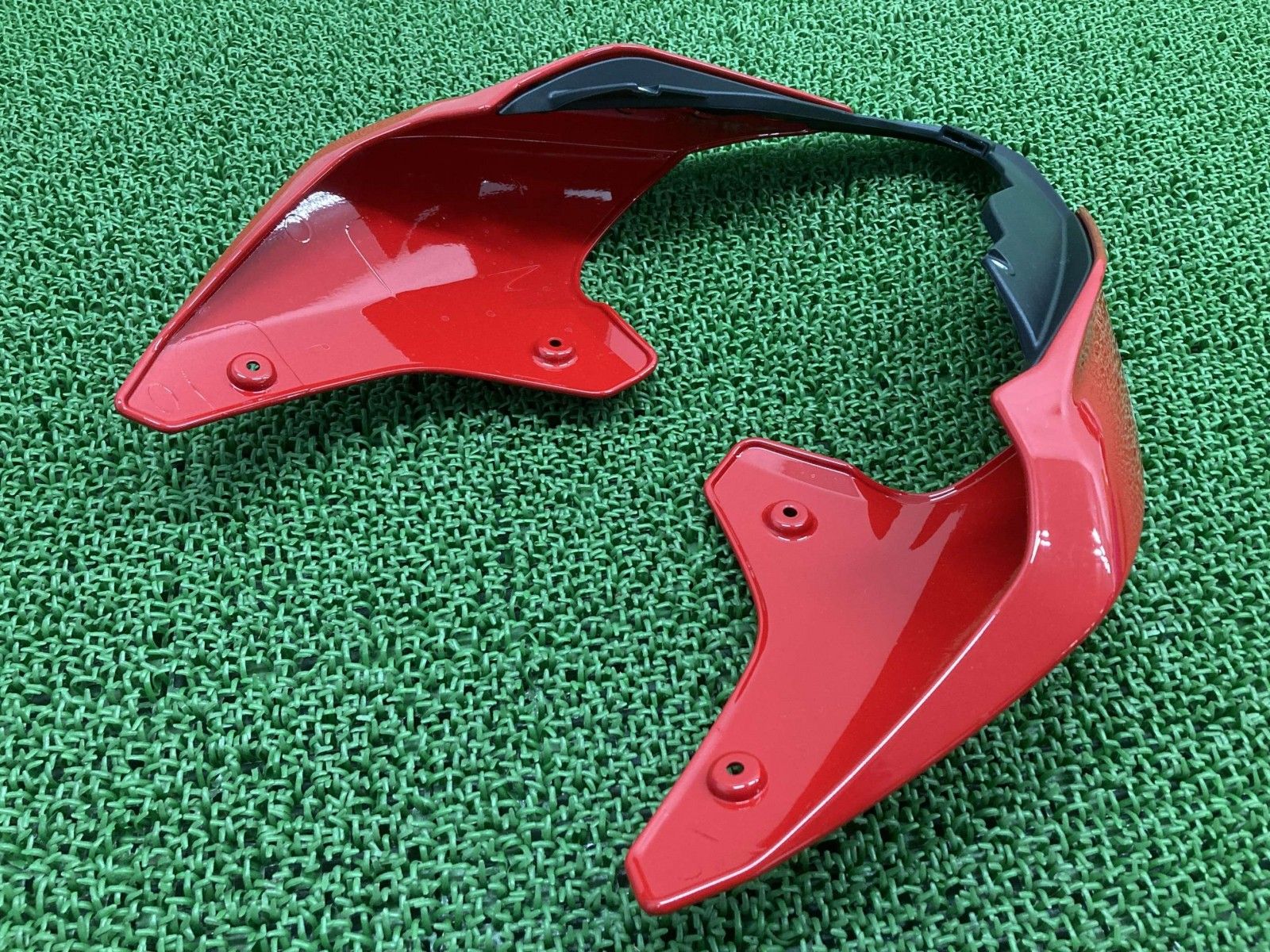 パニガーレV2 V4 S テールカウル 赤 482.1.255.1A ドゥカティ 純正 バイク 部品 Panigale シートカウル 割れ欠け無し 品薄 Sj