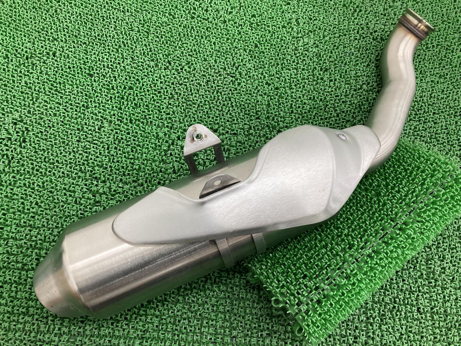 690デューク サイレンサーマフラー 760.05.083.000 KTM 純正 中古