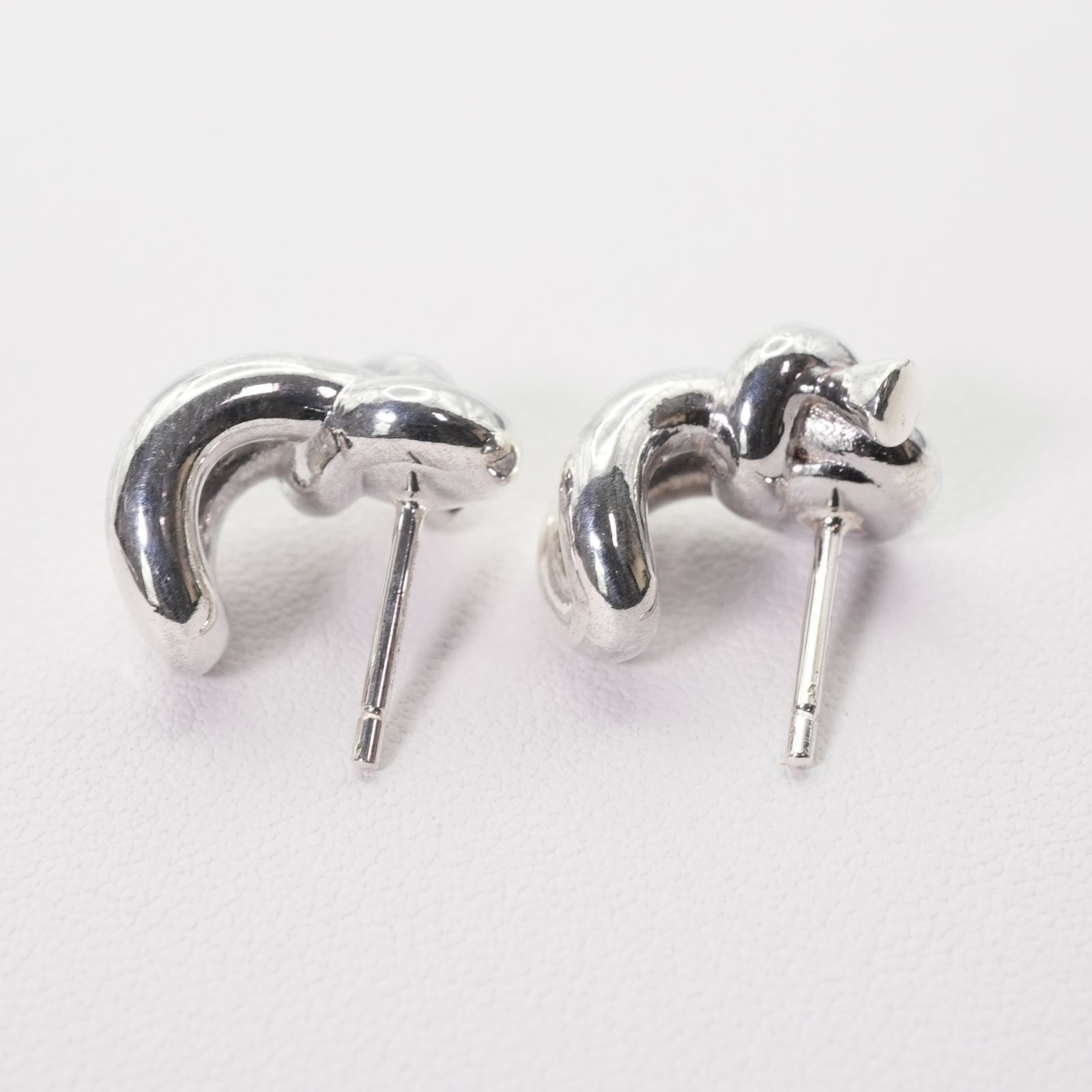 Bottega Veneta シルバーピアス 専用ボックス付き 箱 付 BOTTEGA