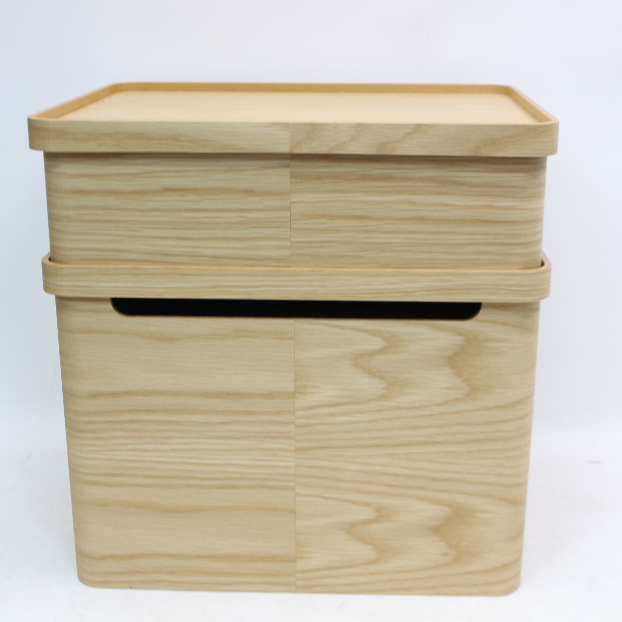 Junko Katoh×Dinos 曲木のケーブルボックス 大 1 加藤順子 SNSから生まれた加藤順子さんとのコラボ「曲木のケーブルボックス」を