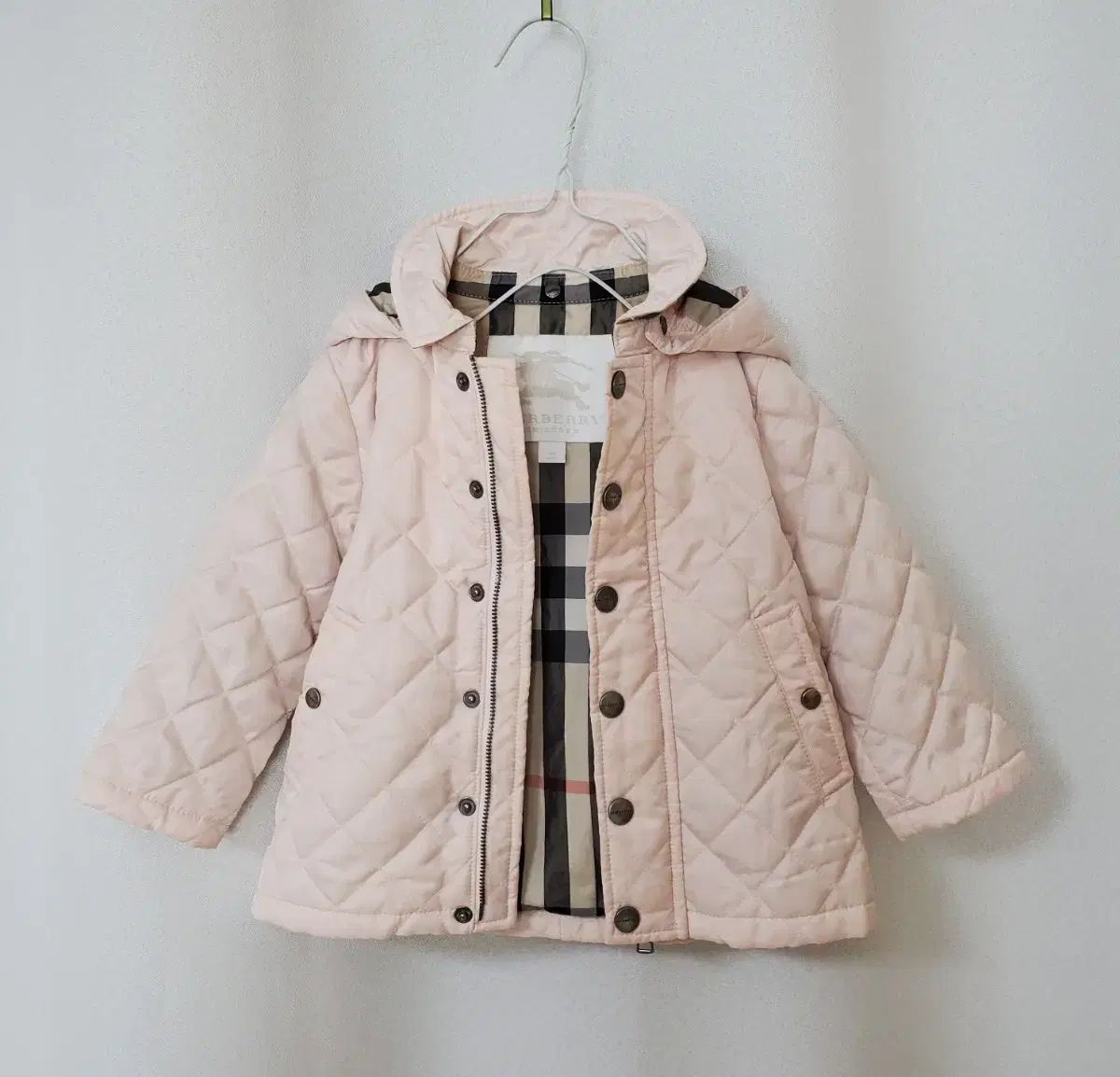 Burberry Kids キルティング フーデッド ジャケット Burberry Kids(バーバリーキッズ) キルティングジャケット 18M