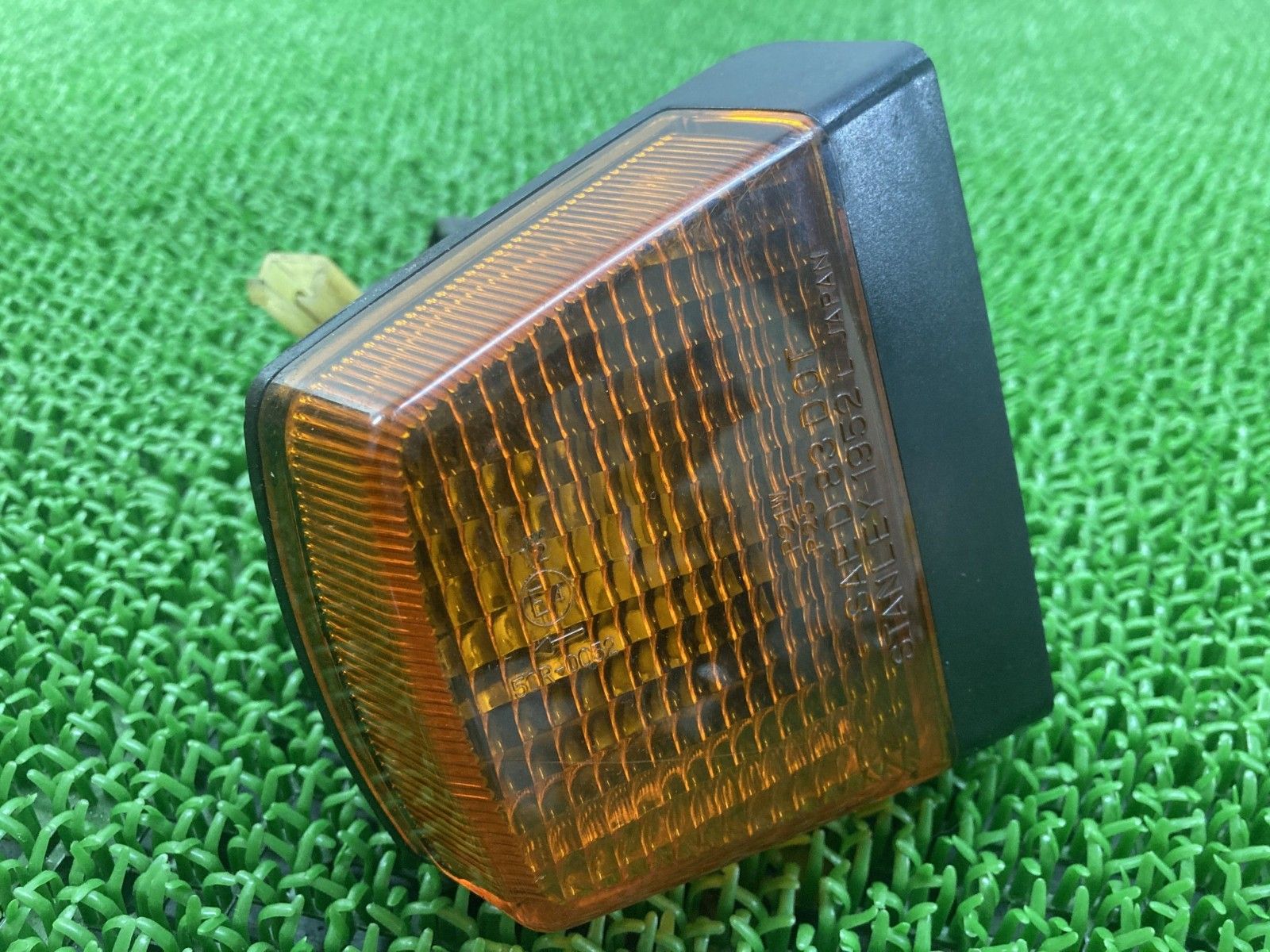 GPZ1000RX リアウインカー 左 1952 カワサキ 純正 中古 バイク 部品