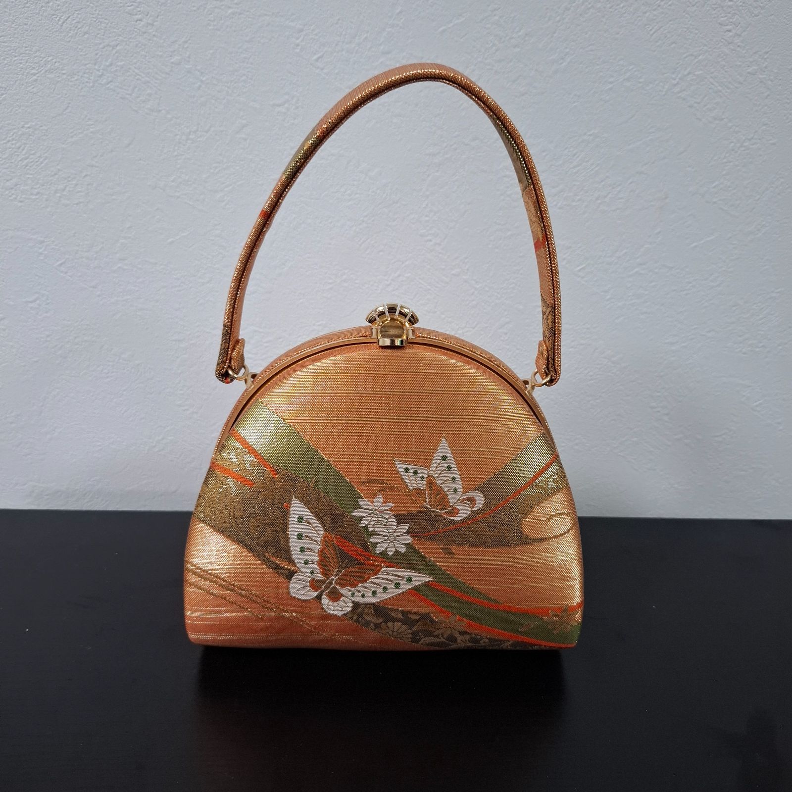 和装バッグ　着物　成人式　金　蝶　柄　美品