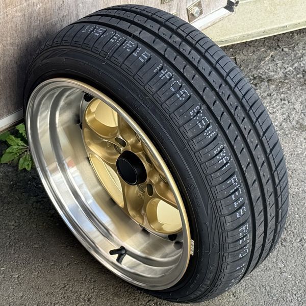 在庫僅か 新品 タイヤホイール4本セット 15インチ 8J ±0 PCD 100 114.3 