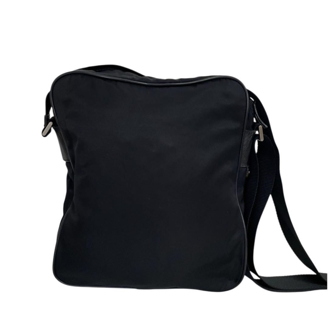 極美品✨近年モデル プラダ ショルダーバッグ 斜め掛け ナイロン 三角ロゴ 黒 極美品✨プラダ ショルダーバッグ ナイロン レザー 三角ロゴ ブラック