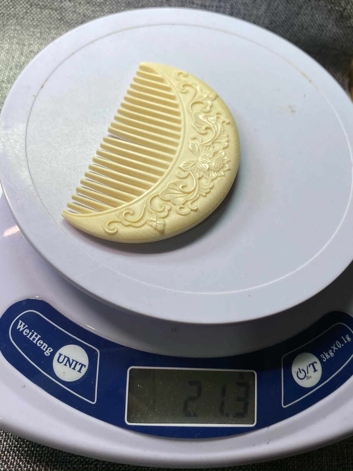 天然マンモス牙美しい手作り彫刻 一櫛百順 髪櫛(21g) 天然マンモス牙美しい手作り彫刻 一櫛百順 髪櫛(21g)