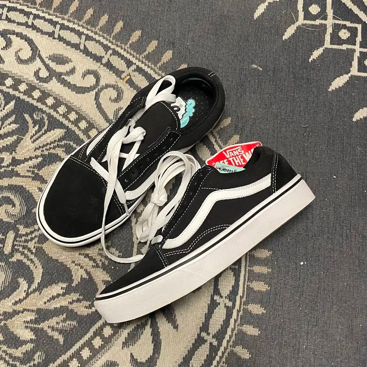 VANS(バンズ) オールド 学校 コンフィクッシュ 黒 スニーカーズ