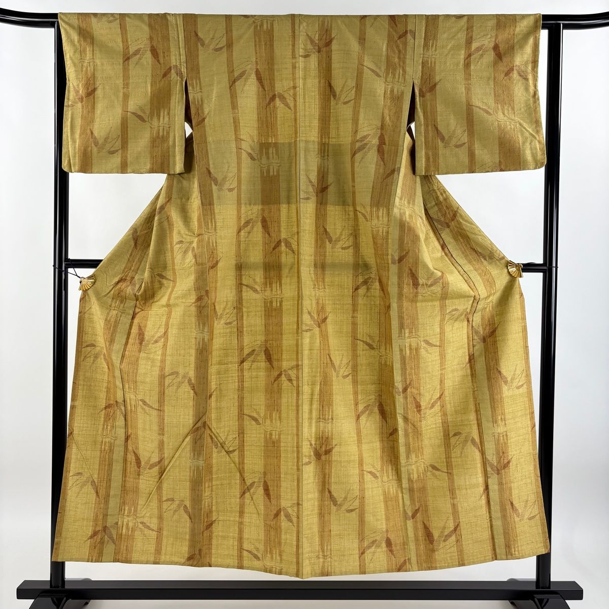 未使用　正絹　袷　紬　燕　身丈（肩から）161㎝ 正絹紬 燕絣の単衣 | きじばとや