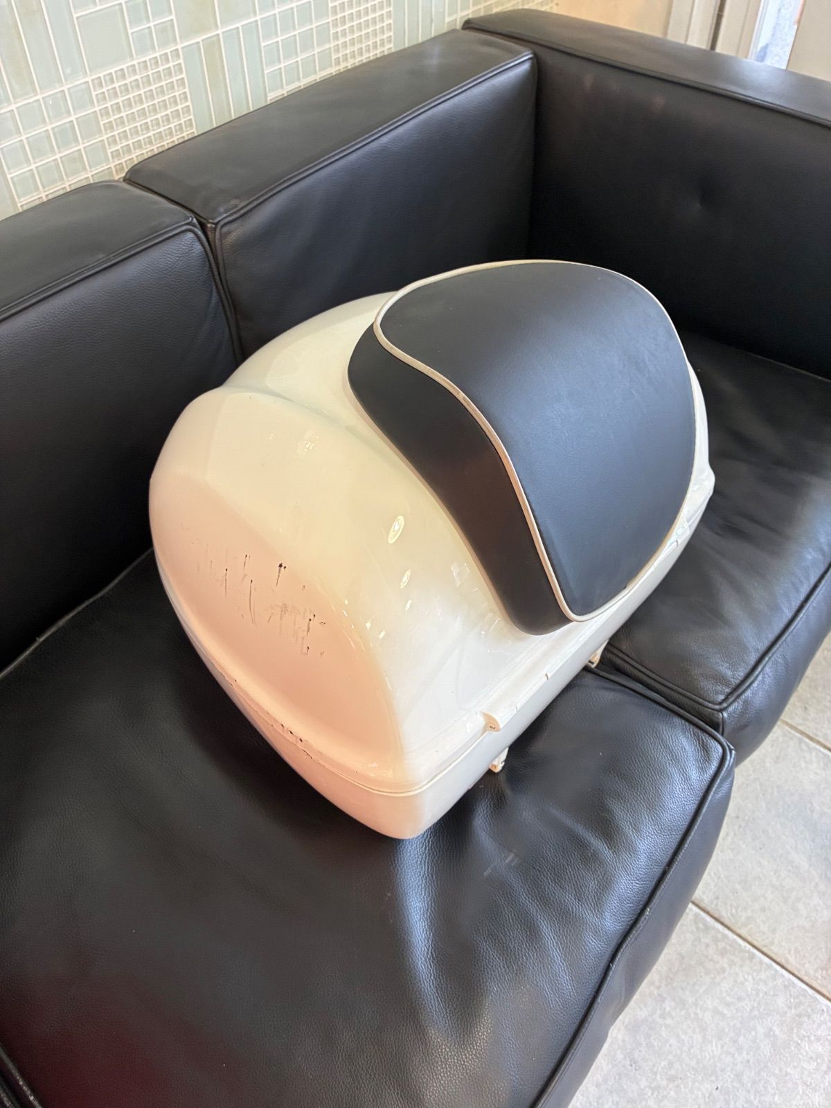 ベスパ純正スプリント用トップボックスです