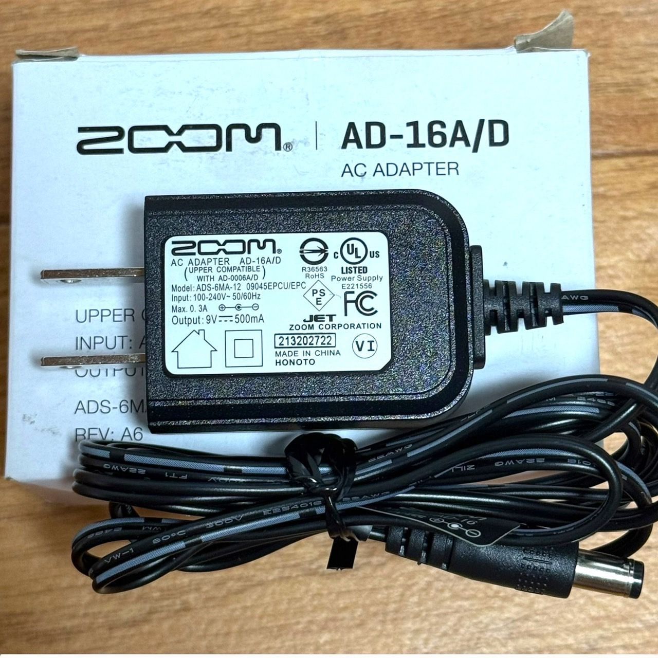 A ☆送料無料 極美品 ZOOM ズ―ム V3 ボイスチェンジャー