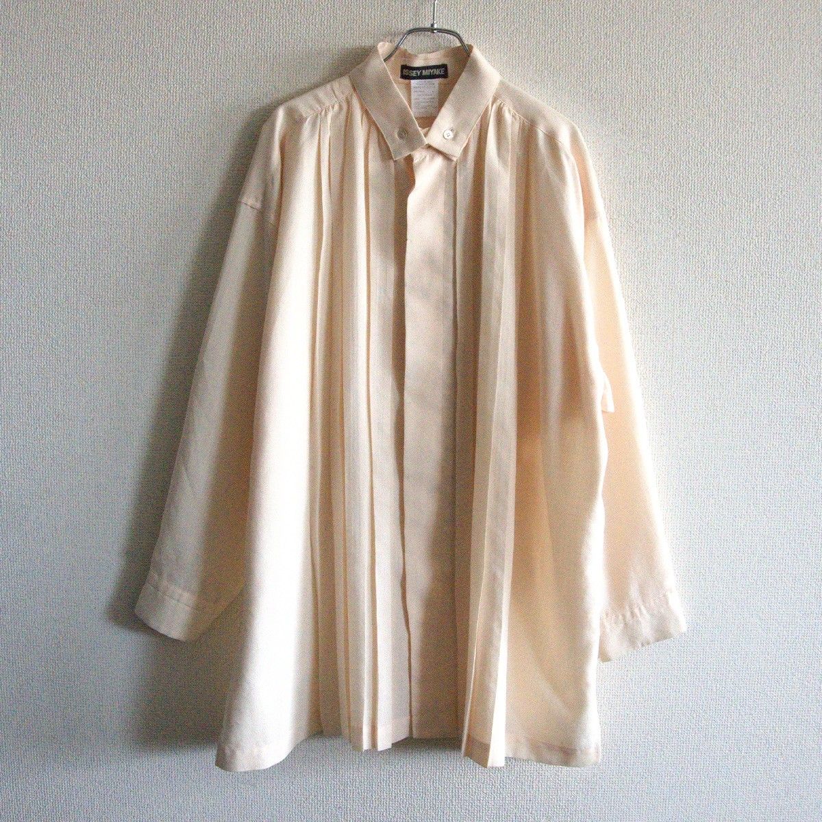 美品】ISSEY MIYAKE プリーツ生地 美品】ISSEY MIYAKE 【プリーツ加工