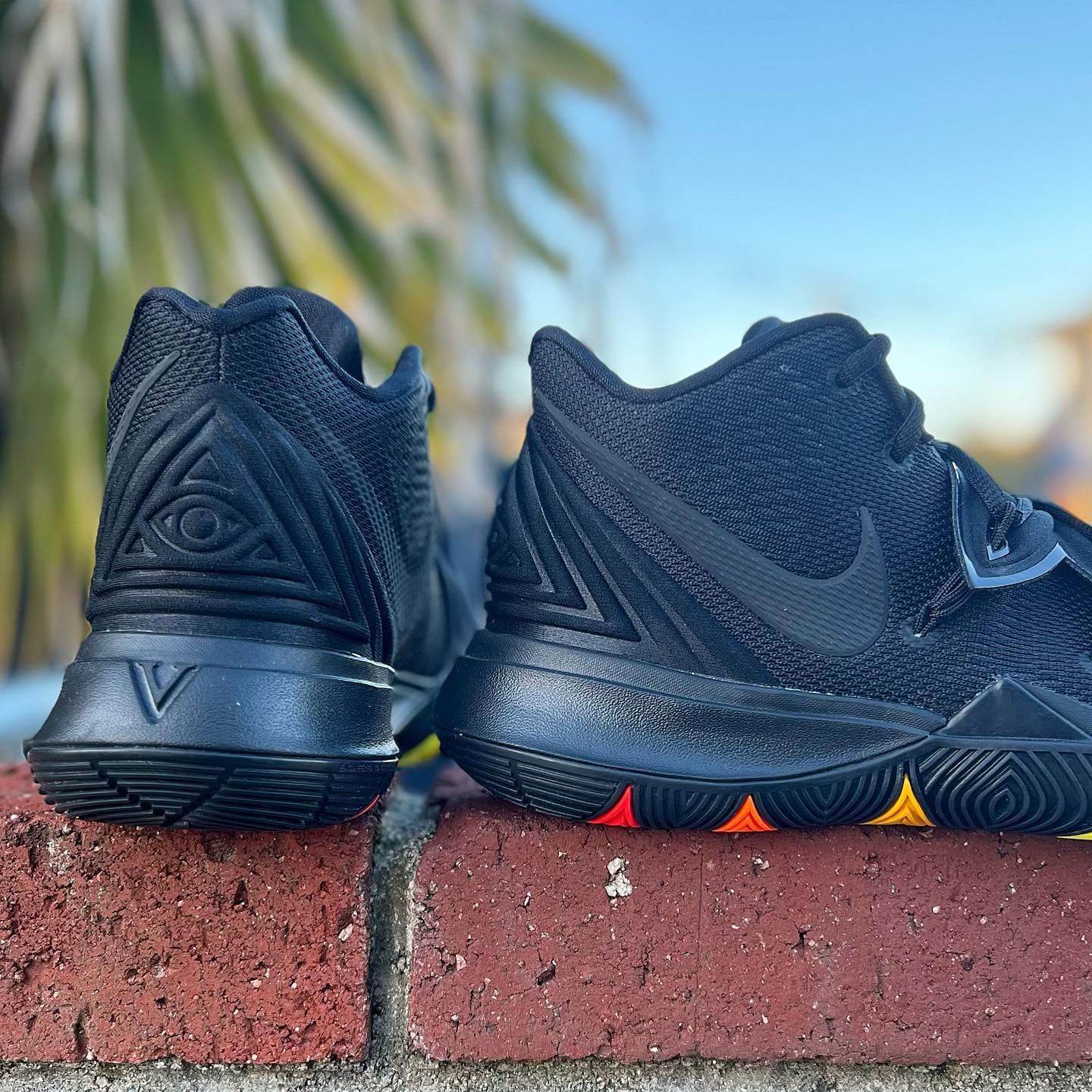 NIKE KYRIE 5 'BLACK RAINBOW SOLES' ナイキ カイリー 5 【MEN'S 