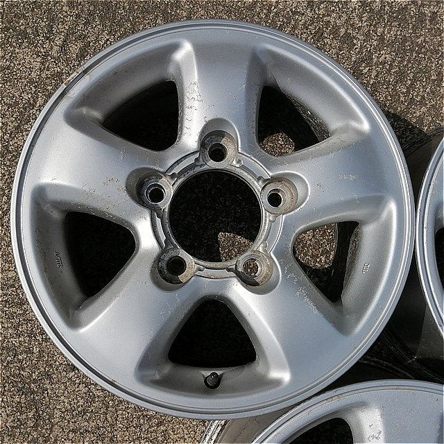 ランクル100系用 16インチ 純正アルミホイール 16x8J 5本セット