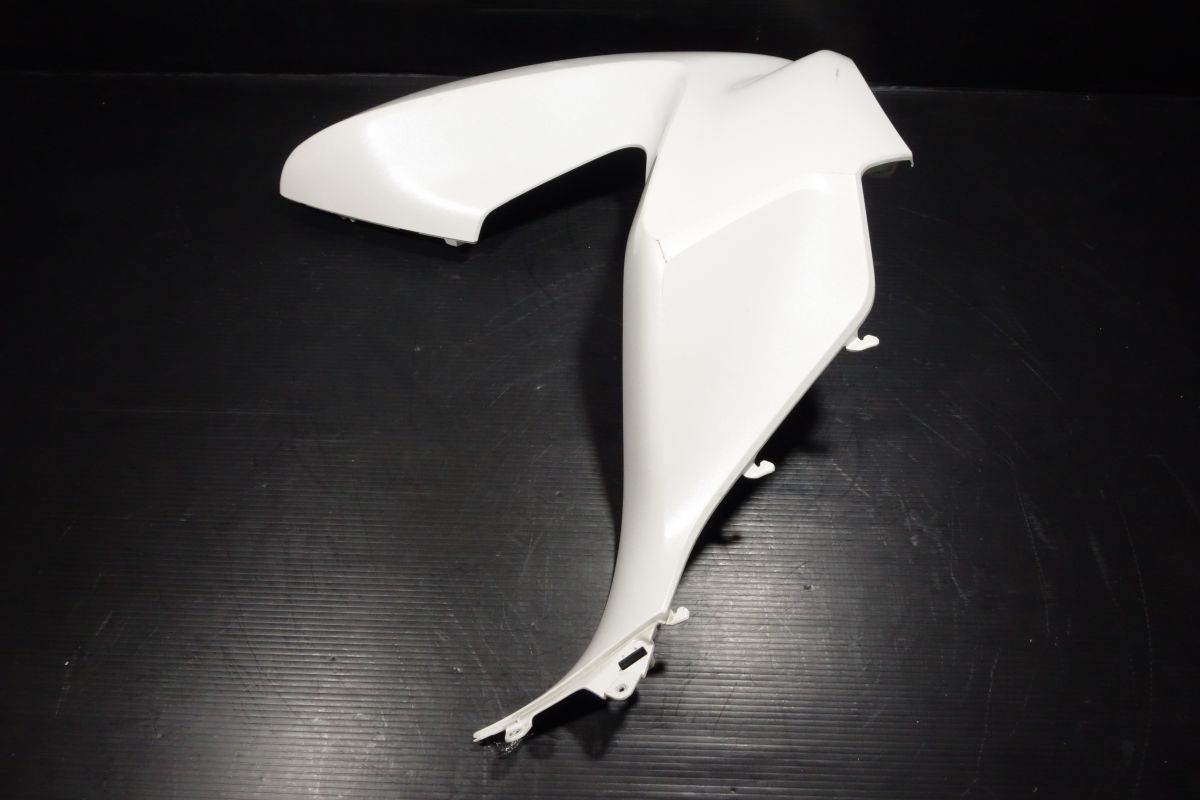 PCX125 サイドカウル
