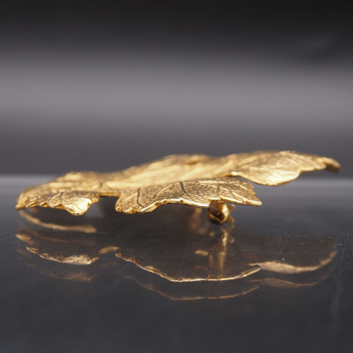 G252 KENZO ケンゾー ブローチ 大ぶり リーフ ゴールド デザイン