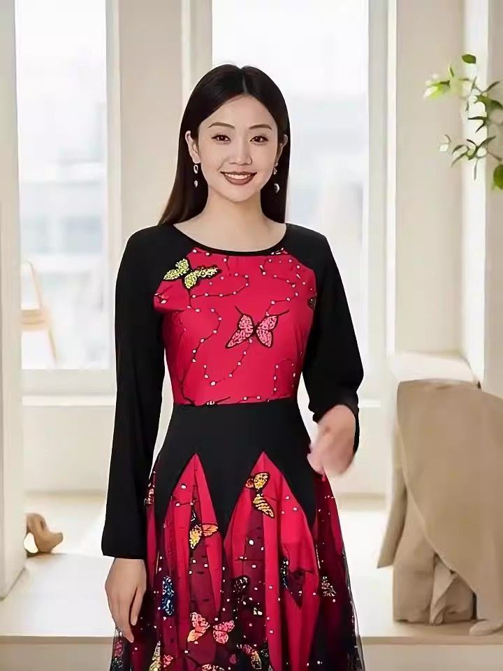 ゴールデンウィークセール！社交ダンス 美品 ラテンドレス クリーム