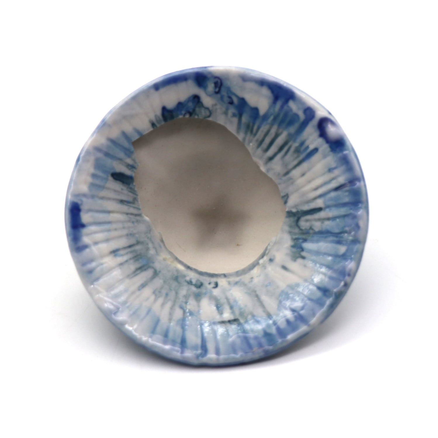 釣りをする陶器人形 陶器の置物 フィギュア 岩場で釣りをする人の販売｜盆栽妙