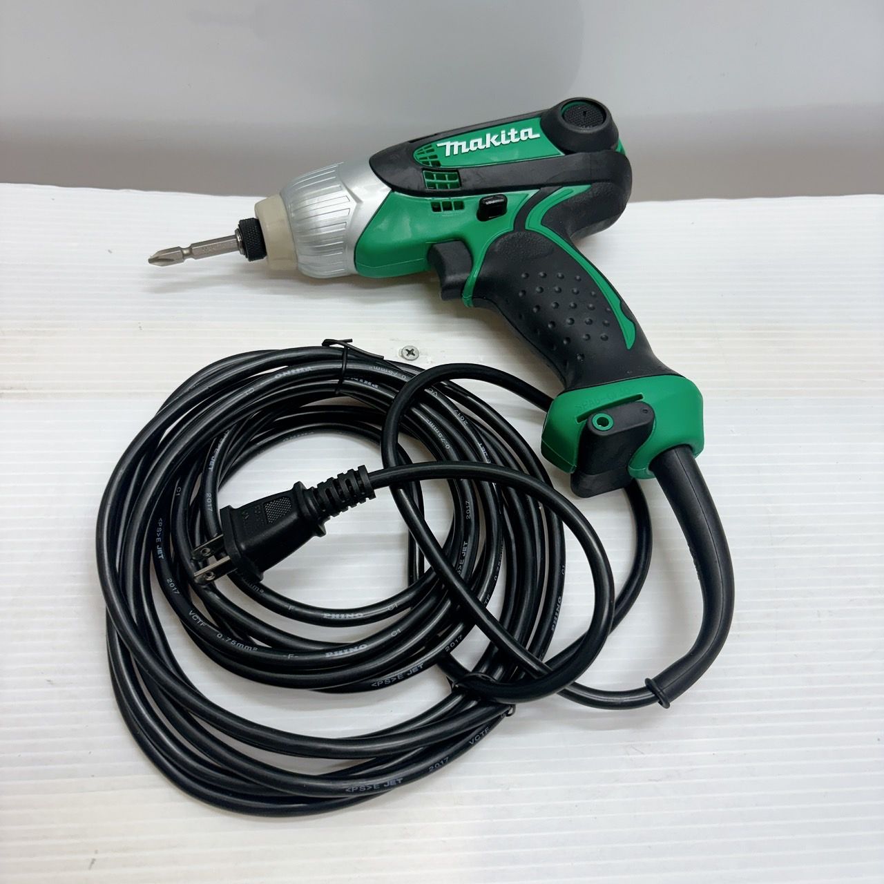 h8811 マキタ 電動インパクトドライバー MTD0100 ビット付