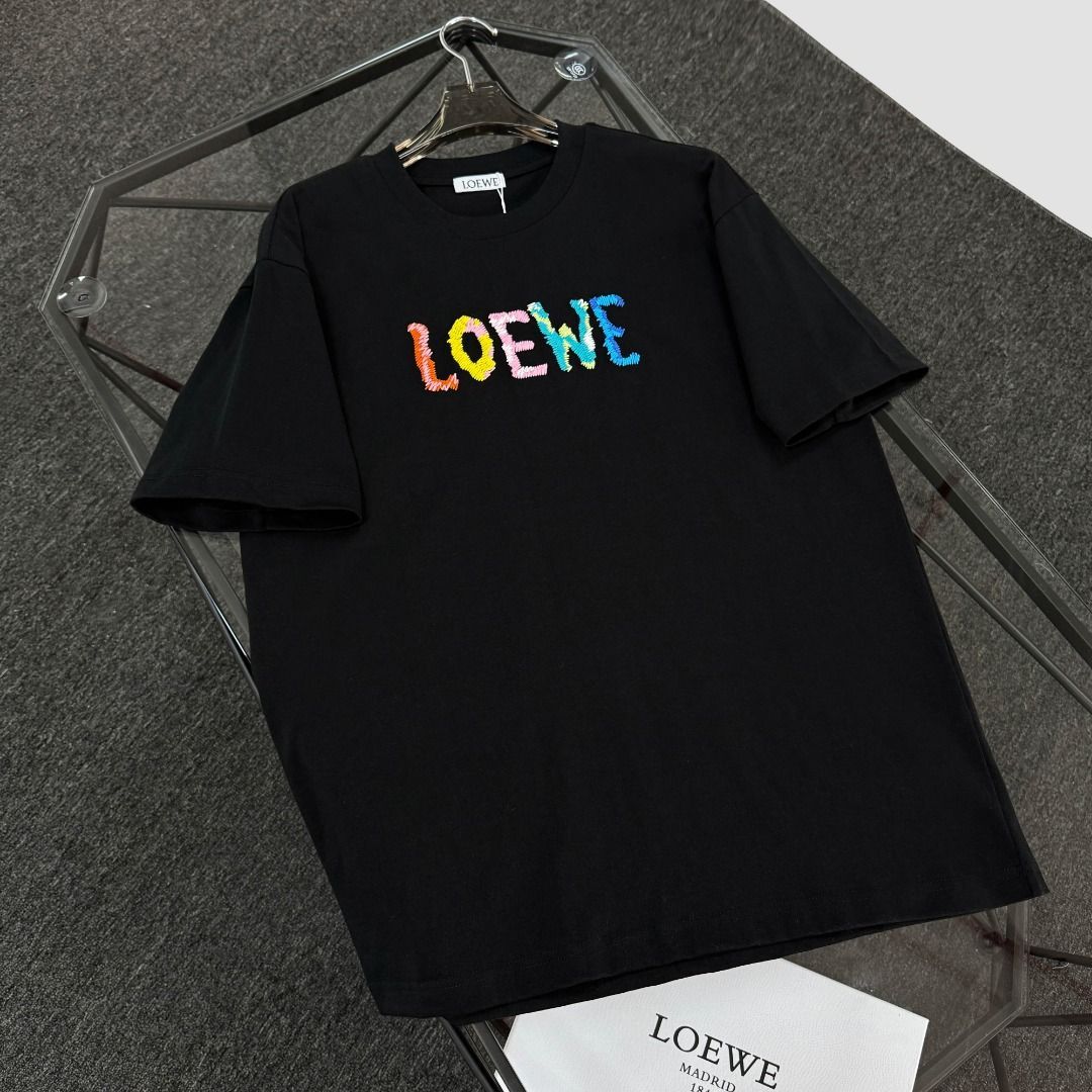 LOEWE カラフル刺繍ロゴ Tシャツ - メルカリ