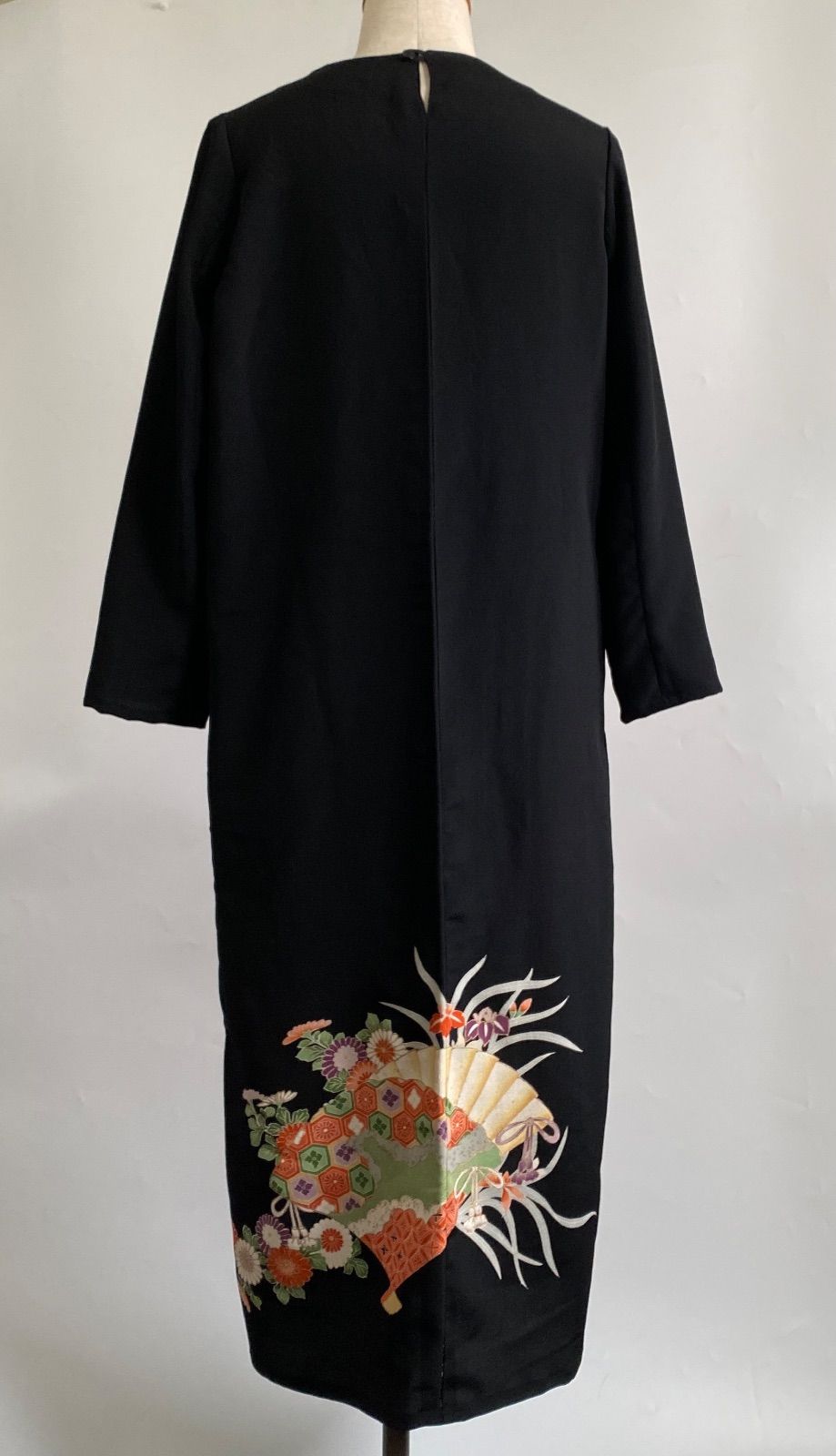 ハンドメイド 黒留袖リメイク 扇と花柄ロングワンピース