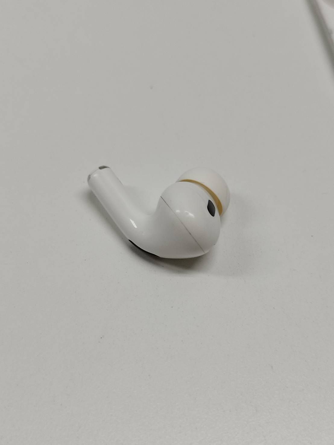 美品・正規品⭐️AirPodsPro. 正規品 両耳のみ Apple正規品AirPods PRO第2世代 右耳のみ A2698 Apple正規品AirPods