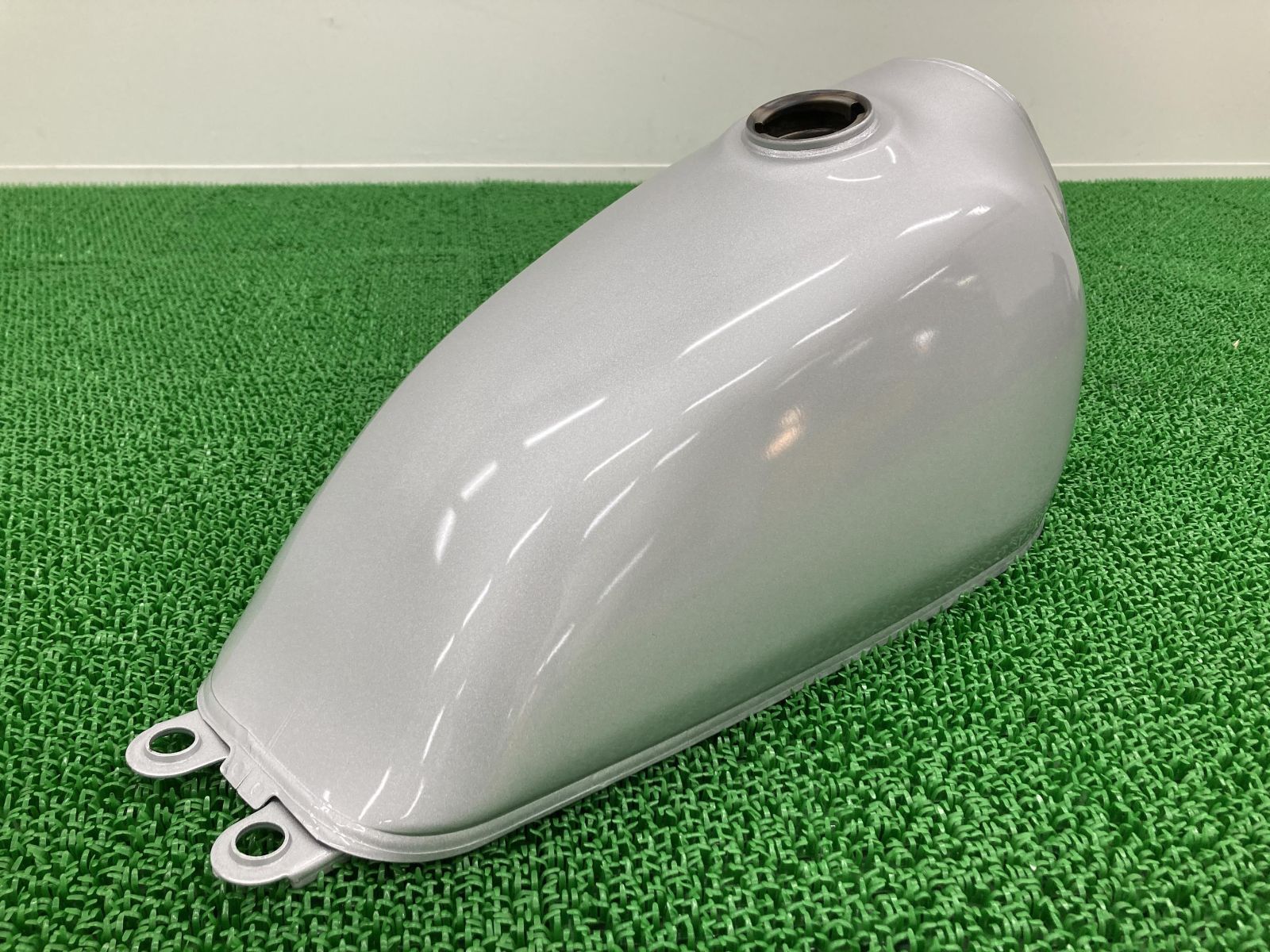 グラストラッカー NJ4BA 純正タンク フューエルタンク ガソリンタンク