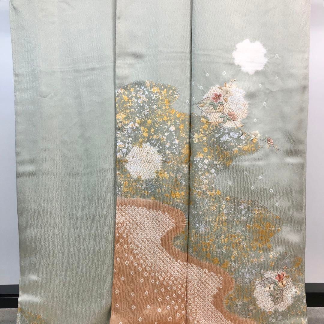 付下げ訪問着 金銀彩 絞り 雪輪に刺繍の花模様 薄青磁色