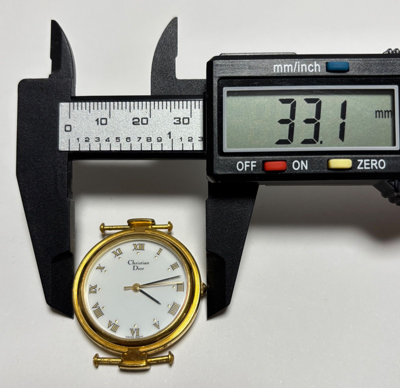 Christian Dior 腕時計 3006 電池交換済み　稼動品 Christian Dior 3006 腕時計 時計 クォーツ ゴールドカラー 稼働