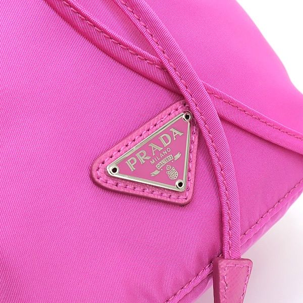 広尾店】美品 プラダ PRADA 三角ロゴ 巾着ポーチ ナイロン