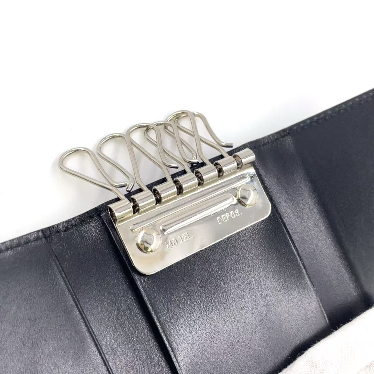 レザー ブラック