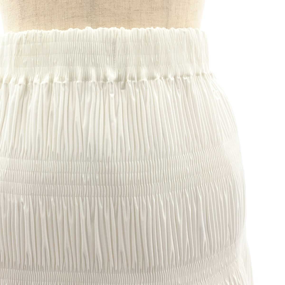 Mame Kurogouchi マメクロゴウチ 2025SS Micro Pleats Round Silhousette Skirt ウエストゴム ギャザー ボリューム スカート 1 ホワイト レディース