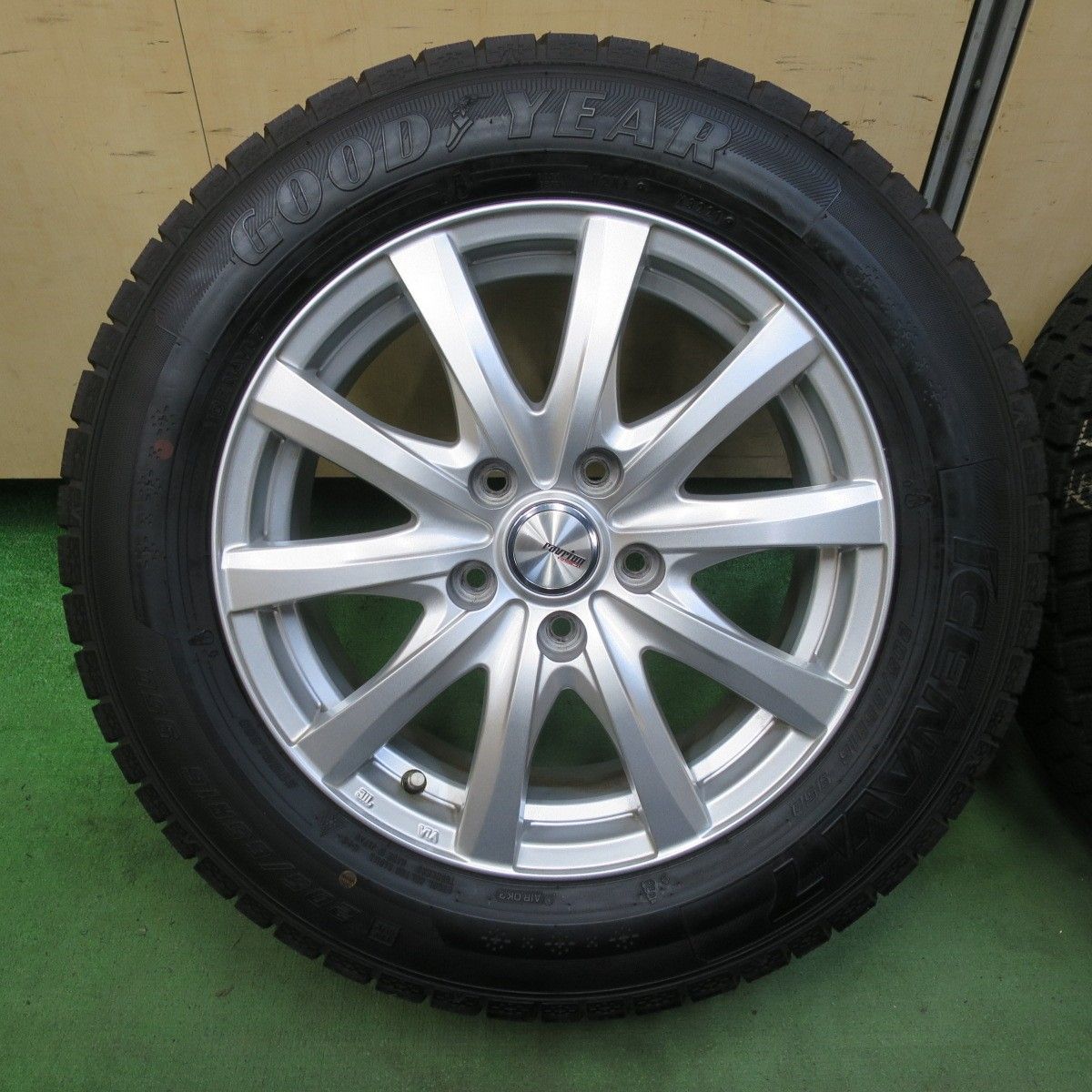 バリ溝 21年 キレイ 9.5分 スタッドレス 205 65R16 グッドイヤー アイスナビ7 ravrion RS01 ラブリオン 16インチ PCD114.3 5H 5092502TTス