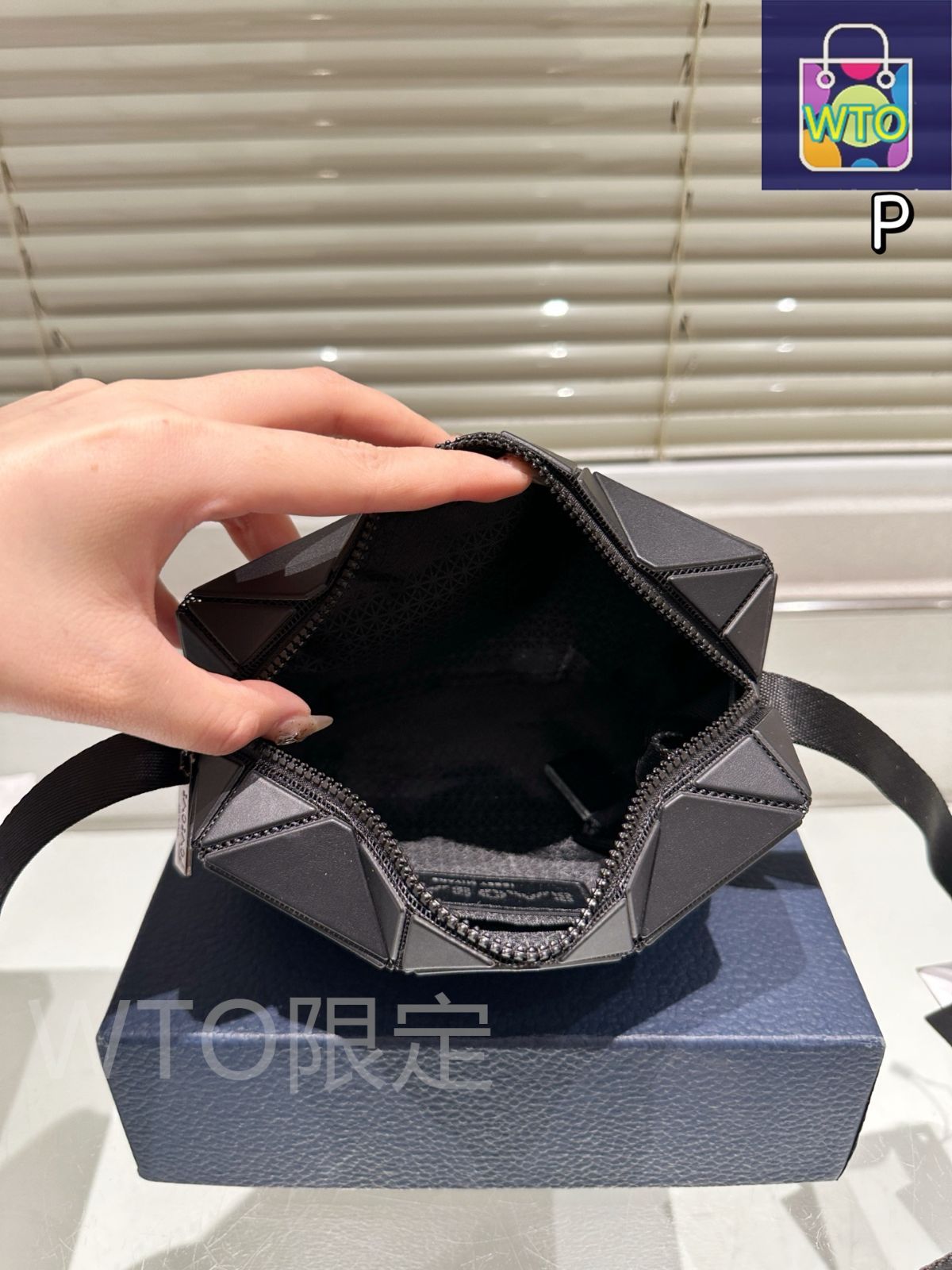 極美品 イッセイミヤケ メッセンジャーバッグ カメラバッグ ナイロン レザー 極美品 イッセイミヤケ メッセンジャーバッグ カメラバッグ