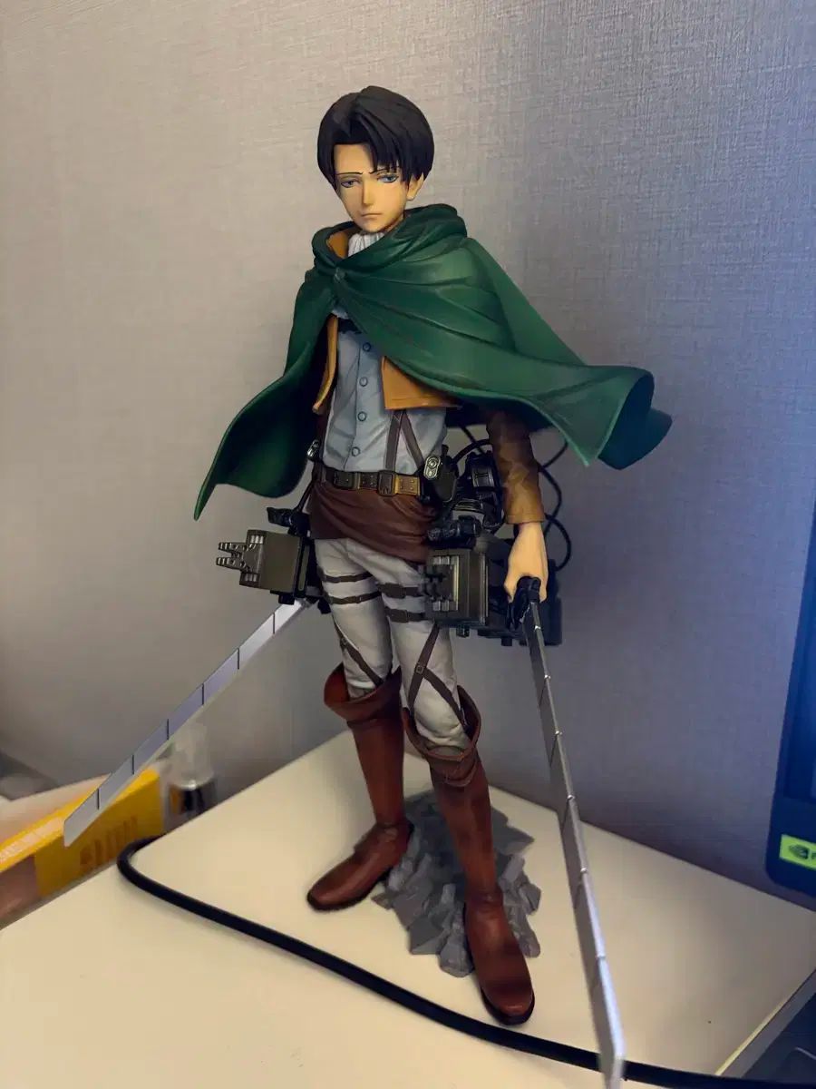 進撃の巨人 リヴァイ フィギュア モンキー D ルフィ ルフィ エース サービス