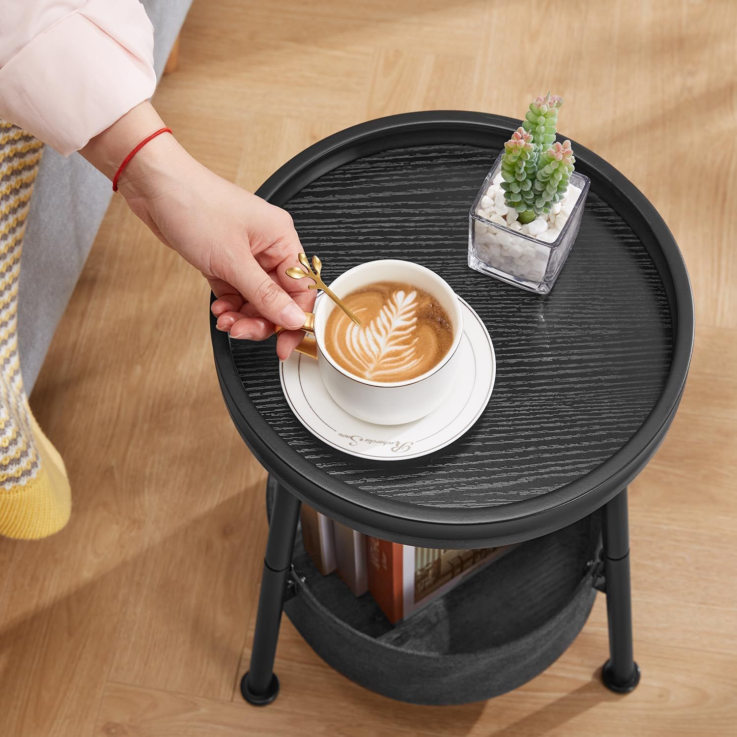 コンパクト多機能木目サイドテーブル - エレガントアイアン脚 コンパクト多機能木目サイドテーブル - エレガントアイアン脚