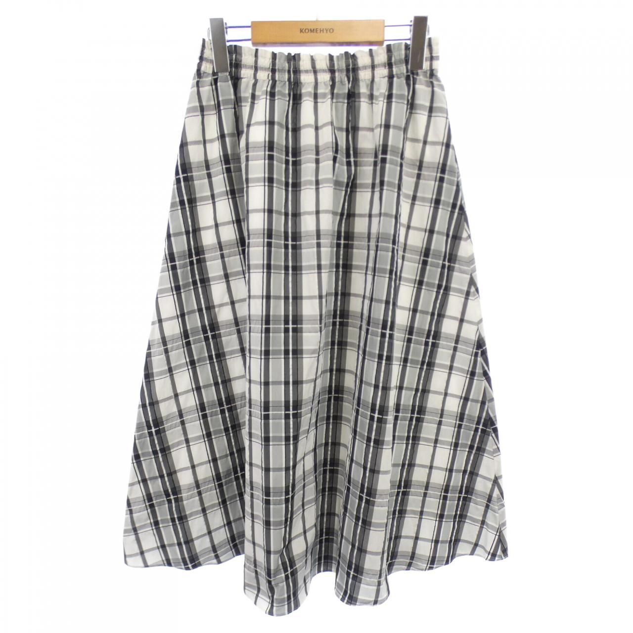 アクアスキュータム Aquascutum スカート