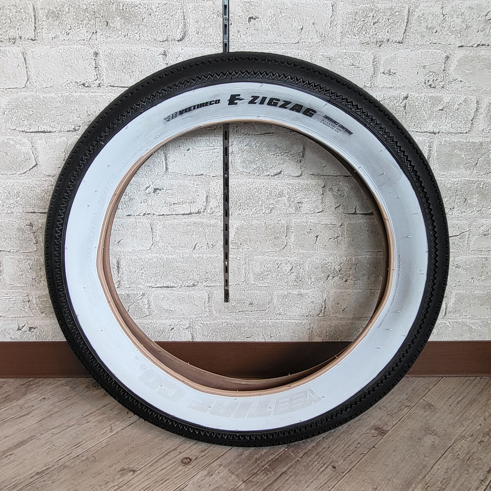 E-Bike用 ホワイトリボン VEE ZIGZAG タイヤ 1本 20x4.0 FLOW|SUPER73|MATE. 商品番号4788